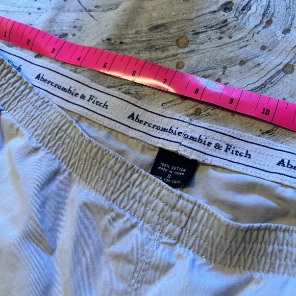 ❌SOLD Abercrombie & Fitch pull on shorts Size Small Tan and Forest Green side - Picture 3 of 7